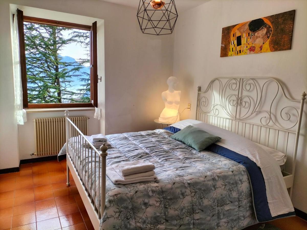 Rustica Sul Lago Tenno Primo Piano Bagian luar foto