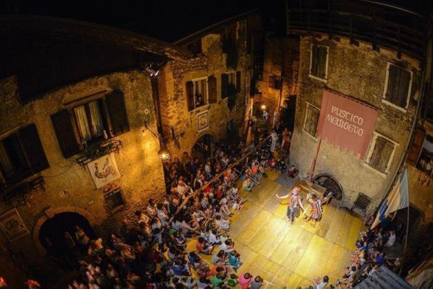 Rustica Sul Lago Tenno Primo Piano Bagian luar foto